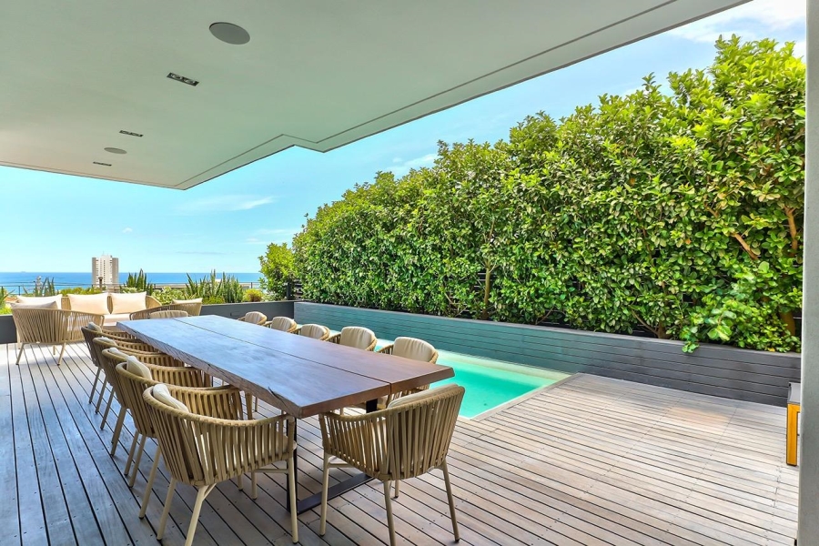 6 Bedroom Property for Sale in Fresnaye Western Cape